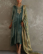 Elegant V-neck embroidered velvet kaftan
